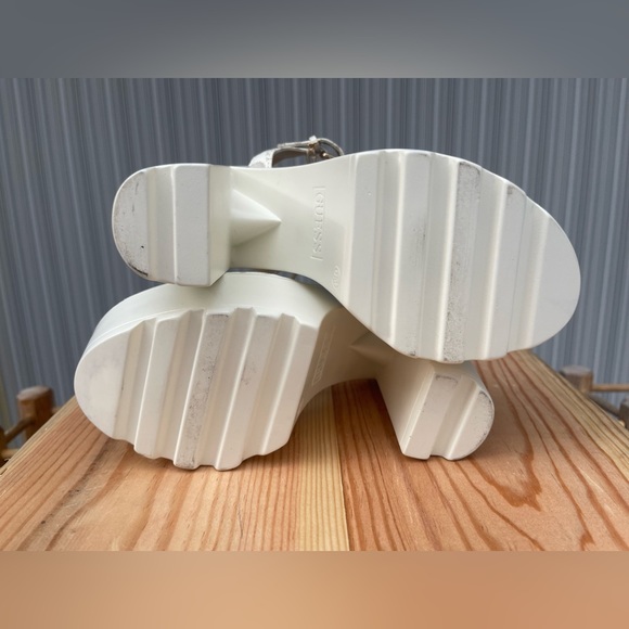 Guess platform sandals white size 6 - Picture 8 of 9